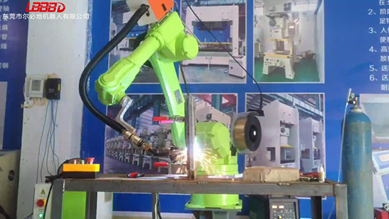 爾必地LBBBD焊接機器人焊接應用案例視頻8