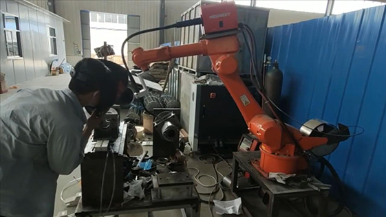 爾必地LBBBD焊接機器人焊接應用案例視頻9